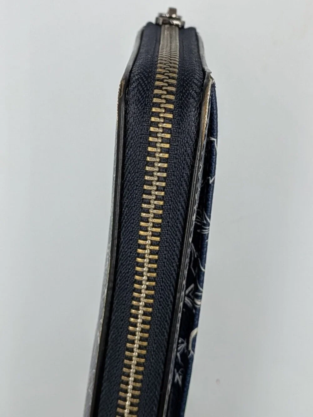 Michael Kors Wallet Mens Grant Tech Zip Around Navy Blue White Palm Tree design